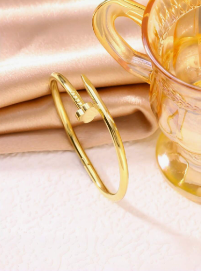 Fashion Luxury Stainless Steel Rhinestone Clover And Bracelet Set, Vintage Elegant Women's Jewelry Set, Suitable For Daily Wear, Gift, Party, Fashion Holiday Gift  Gold / 4 Bracelets / one-size
